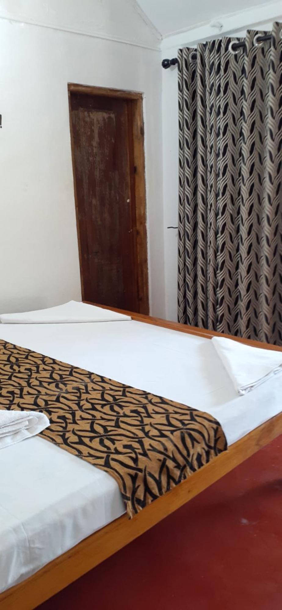 Ubay Guest House Trincomalee Buitenkant foto